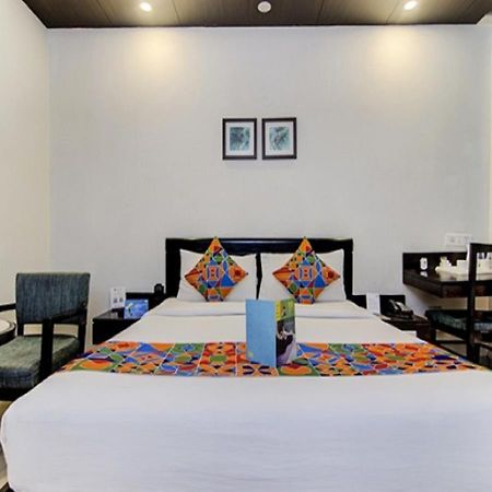Hotel Rockland Panchsheel Enclave New Delhi Exterior photo