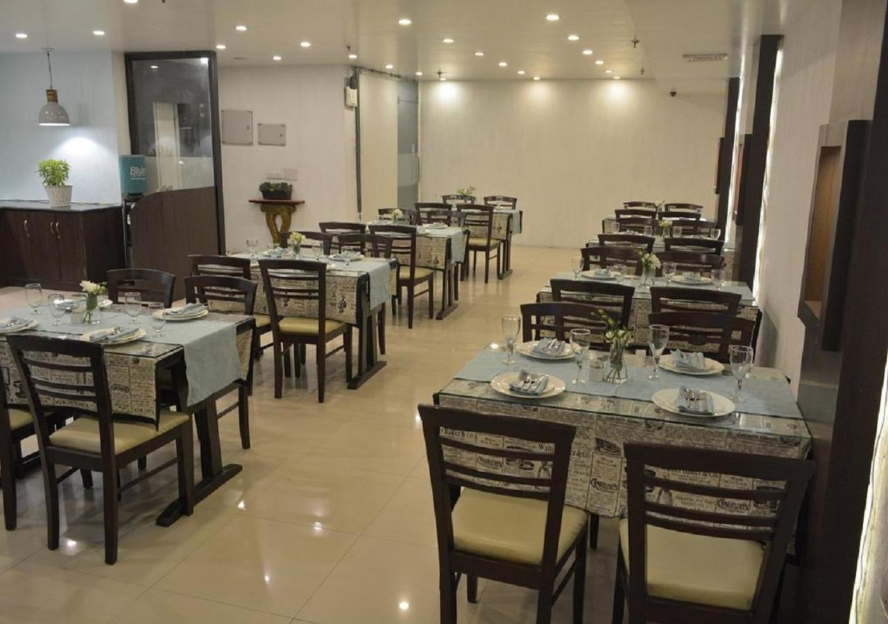 Hotel Rockland Panchsheel Enclave New Delhi Exterior photo
